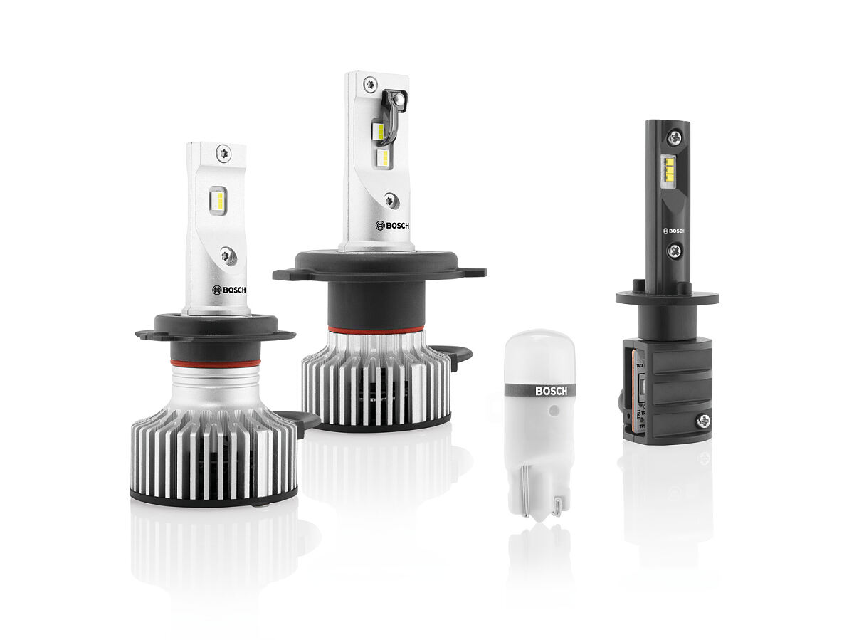 Mit der neuen LED Powerlight+ präsentiert Bosch ab Herbst 2025 seine erste legale LED-Nachrüstlösung für Halogenscheinwerfer.