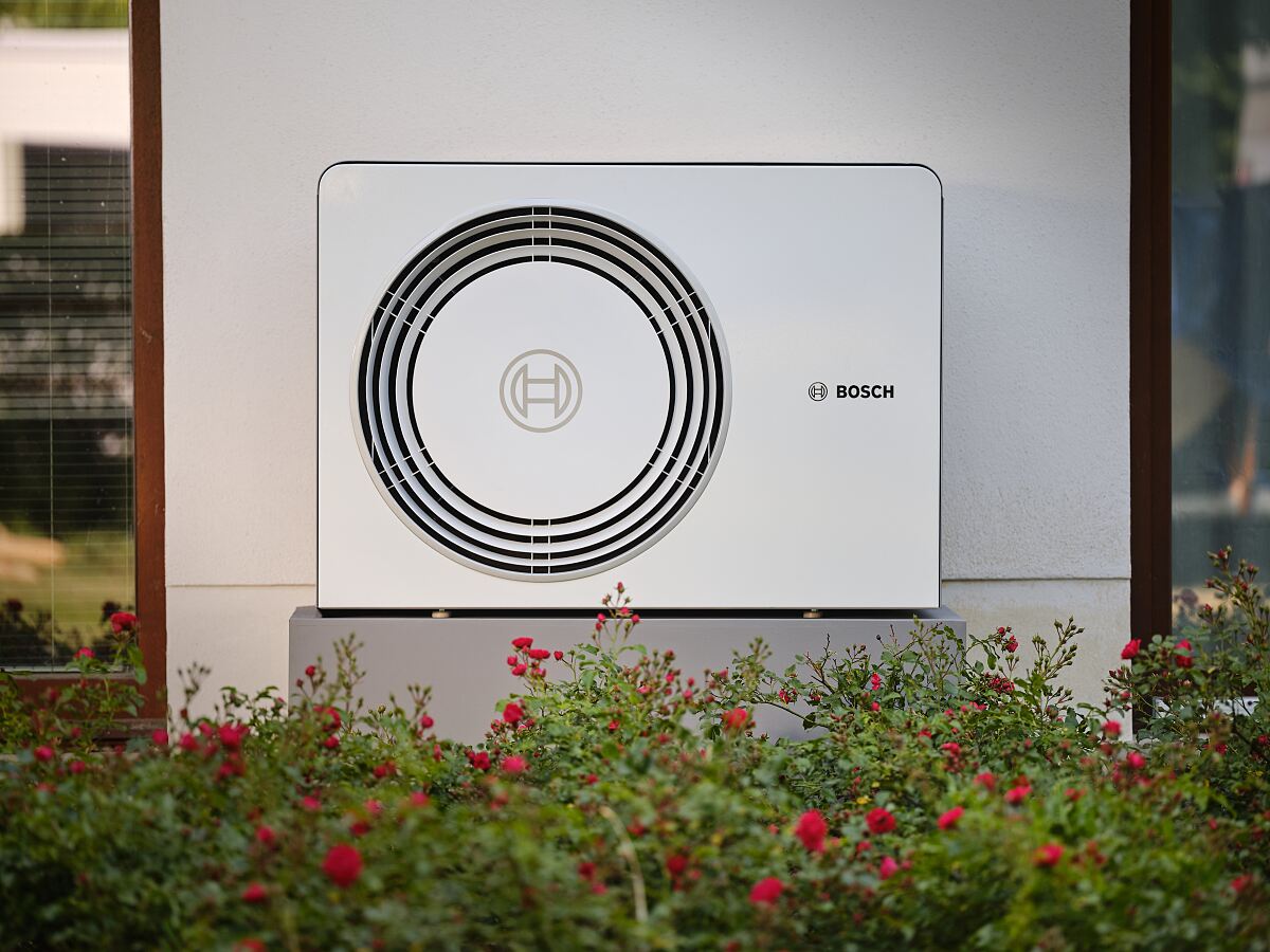 Die Compress 6800i AW ist die leiseste Wärmepumpe im Bosch-Portfolio. In drei Metern Entfernung beträgt der Schallpegel lediglich 28,5 dB(A).
