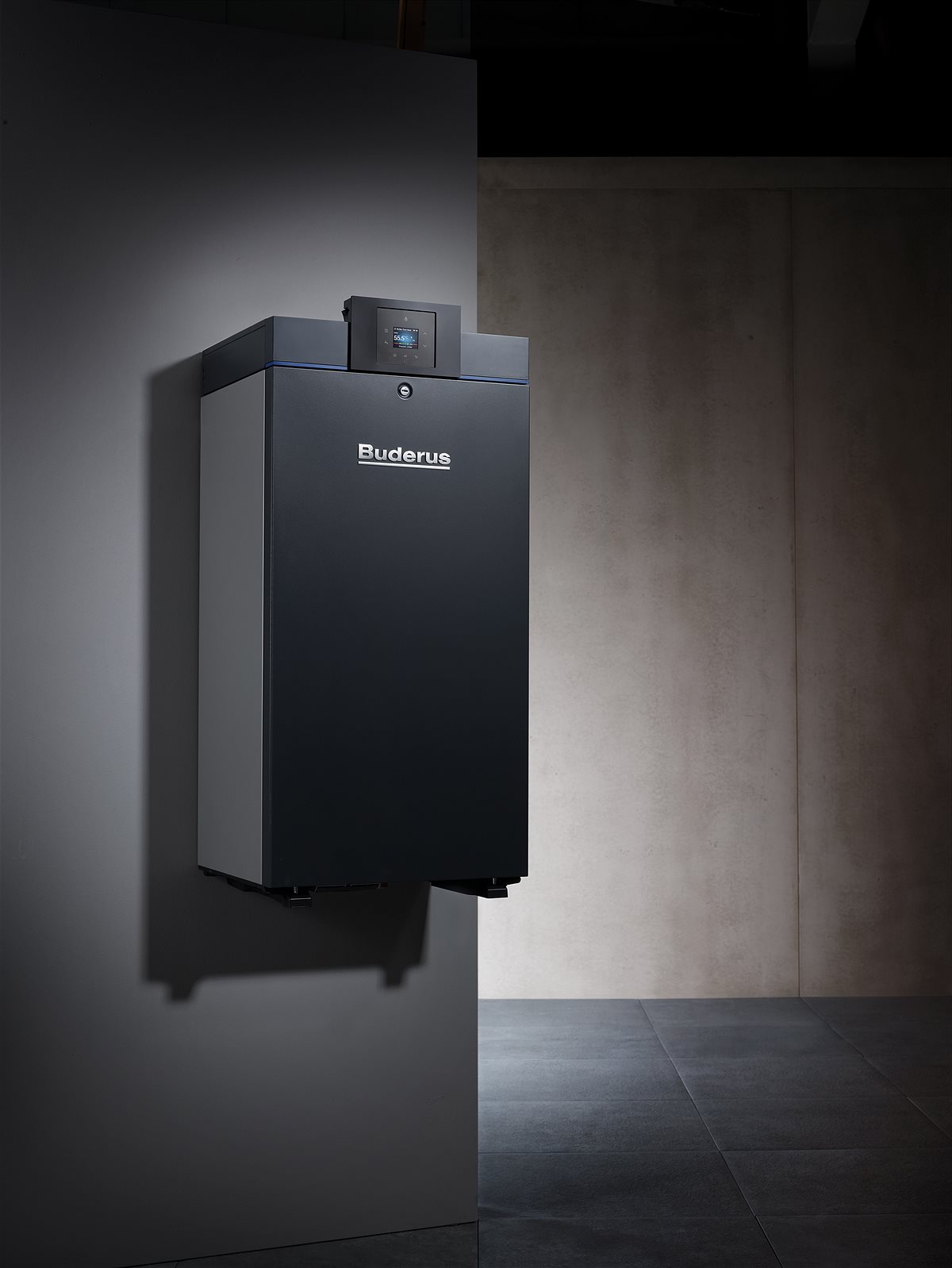 Leistungsstark, kompakt und montagefreundlich: das neue Gas-Brennwertgerät Logamax plus GB272 von Buderus mit bis zu 150 kW Nennleistung.