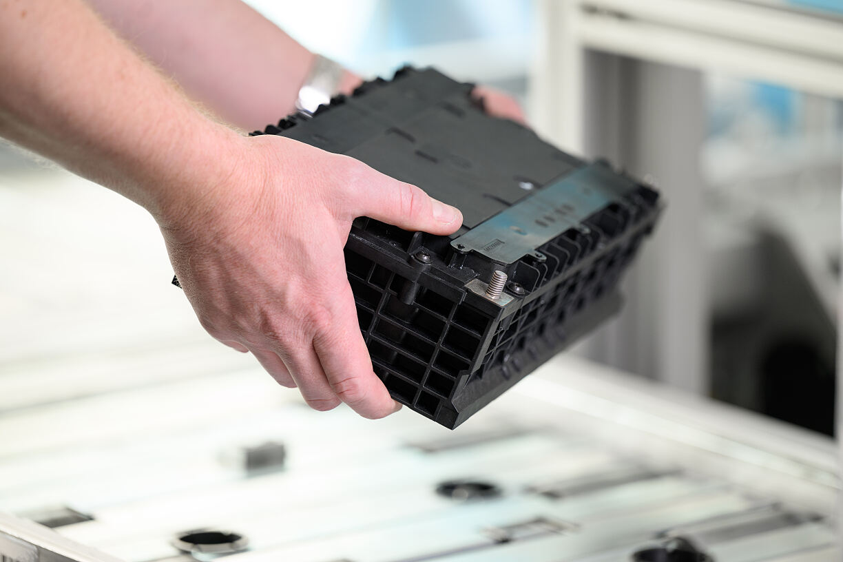 Durch das Recycling der Batterien können bis zu 95 Prozent der chemischen Elemente erneut dem Batterie- Produktionsprozess zugeführt werden. (Bildquelle: Bosch)