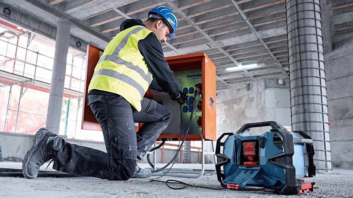 Kraftvoller Klang und maximale Flexibilität auch über die Baustelle hinaus: Radio GPB 18VH-6 SRC Professional